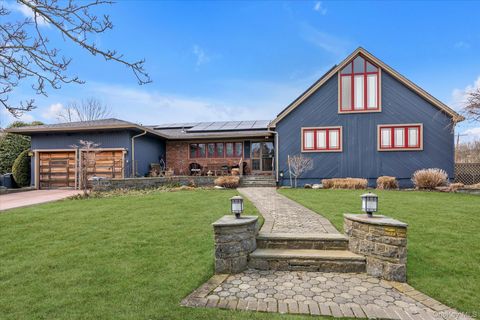 301 Cameo Drive Massapequa NY 11758