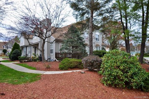 Condo For Sale - 1067 Washington Green<br/> New Windsor, NY 12553