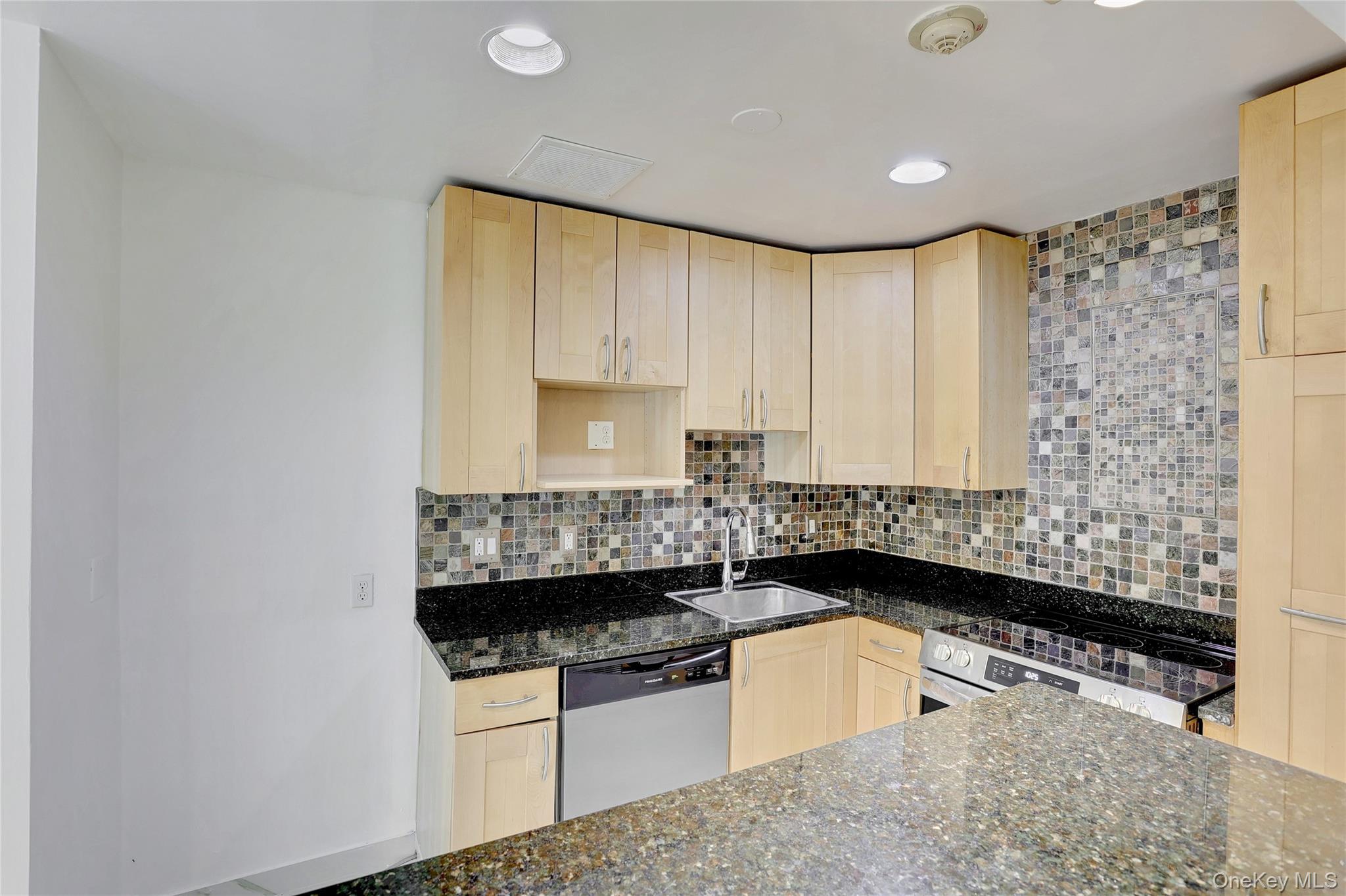 7 Secora Road H18