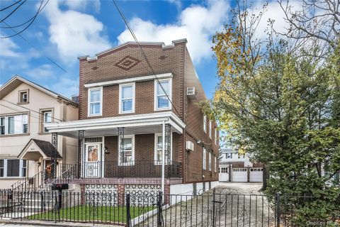 Multifamily For Sale - 61-22 56th Drive<br/> Maspeth, NY 11378