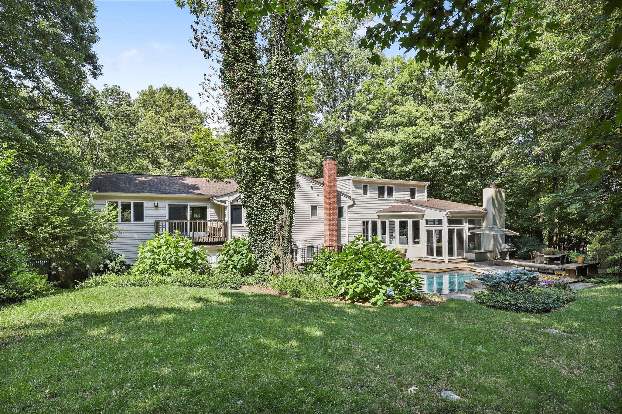 8 Hardscrabble Circle, Armonk, New York image 33