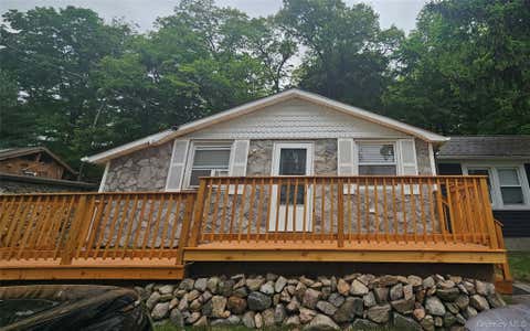 Multifamily For Rent - 79 Buckberg Road<br/> Rockland County, Tomkins Cove, NY 10986