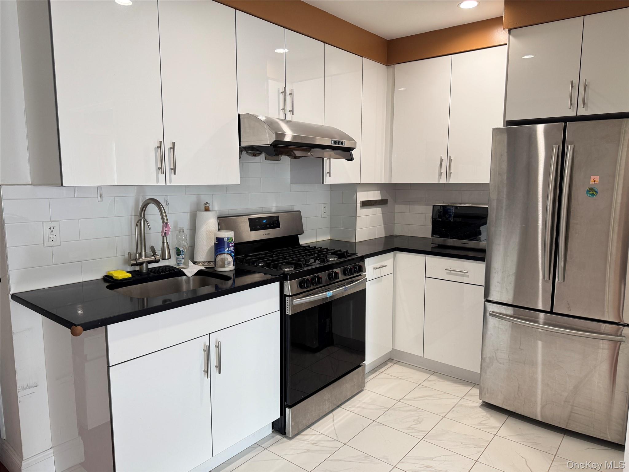 144-56 Roosevelt Avenue 4B