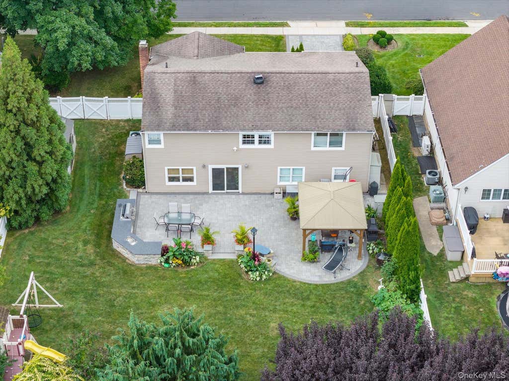 Photo of 1415 Gaston Street, Wantagh, NY 11793 (MLS # 1041776)