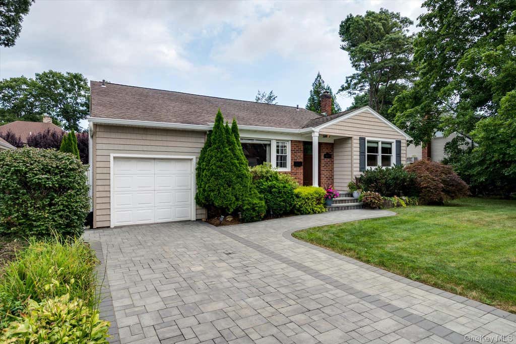 Photo of 1415 Gaston Street, Wantagh, NY 11793 (MLS # 1041776)