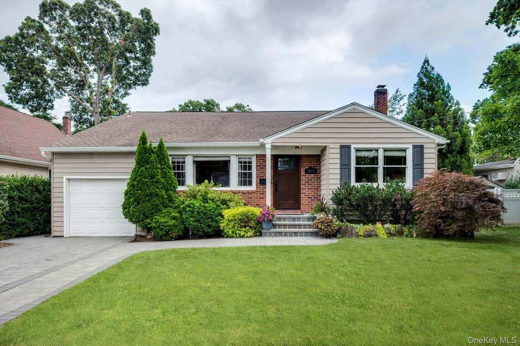 Photo of 1415 Gaston Street, Wantagh, NY 11793 (MLS # 1041776)