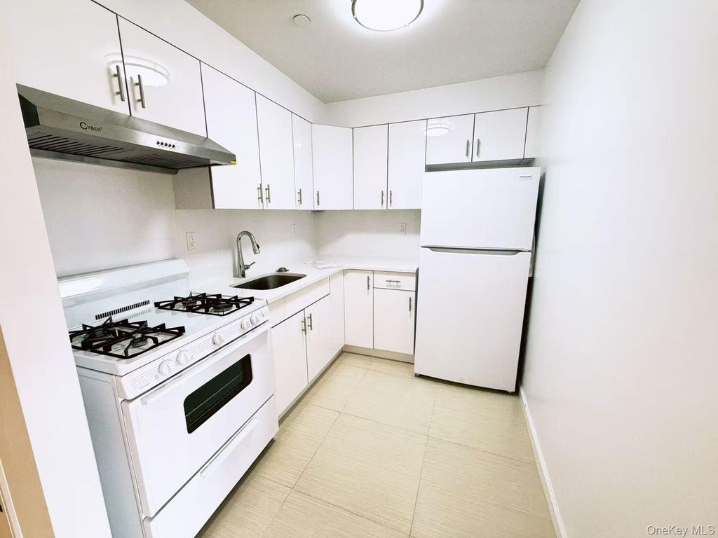 Photo of 42-29 Parsons Boulevard #3F, Flushing, NY 11355 (MLS # 967446)