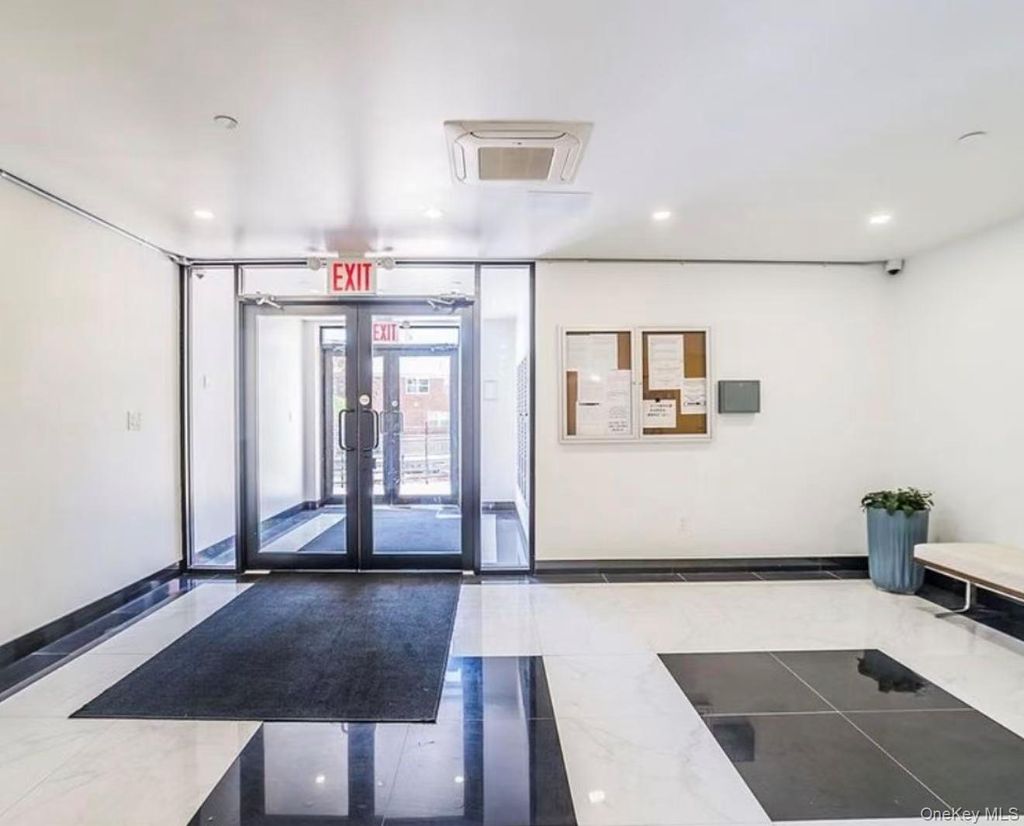 Photo of 42-29 Parsons Boulevard #3F, Flushing, NY 11355 (MLS # 967446)