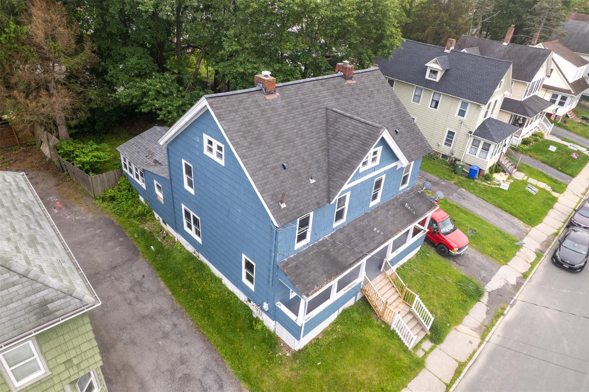 Rental Property at Chestnut Street, Middletown, New York - Bedrooms: 7 
Bathrooms: 4 
Rooms: 11  - $5,000 MO.