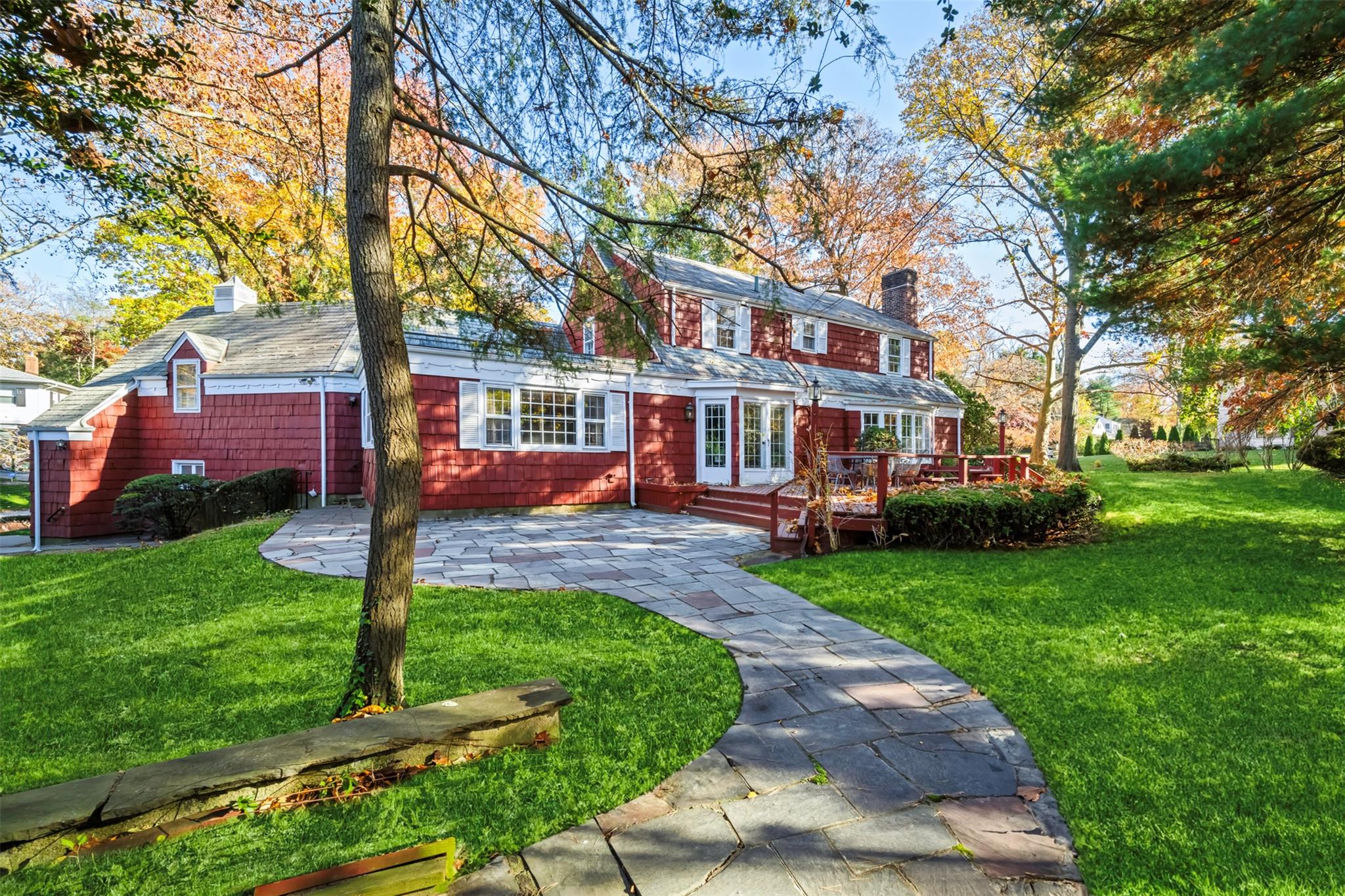 12 School House Lane, Great Neck, New York image 27
