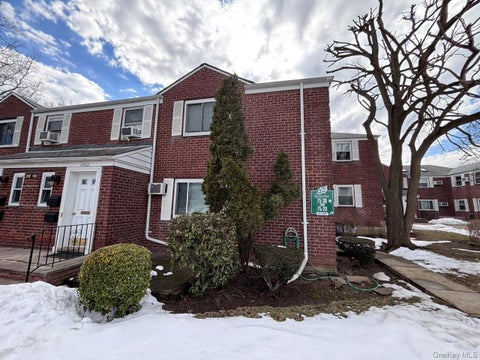 Homes For Sale - 75-32 263rd Street #41B61<br/> Glen Oaks, NY 11004
