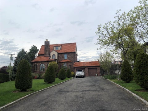 Homes For Sale - 915 Malba Drive<br/> Whitestone, NY 11357