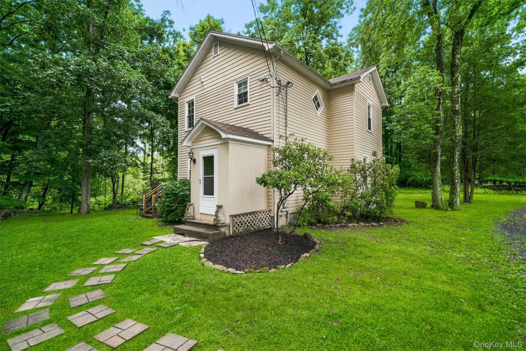 Photo of 168 Shawangunk Road, Middletown, NY 10940 (MLS # 1024368)