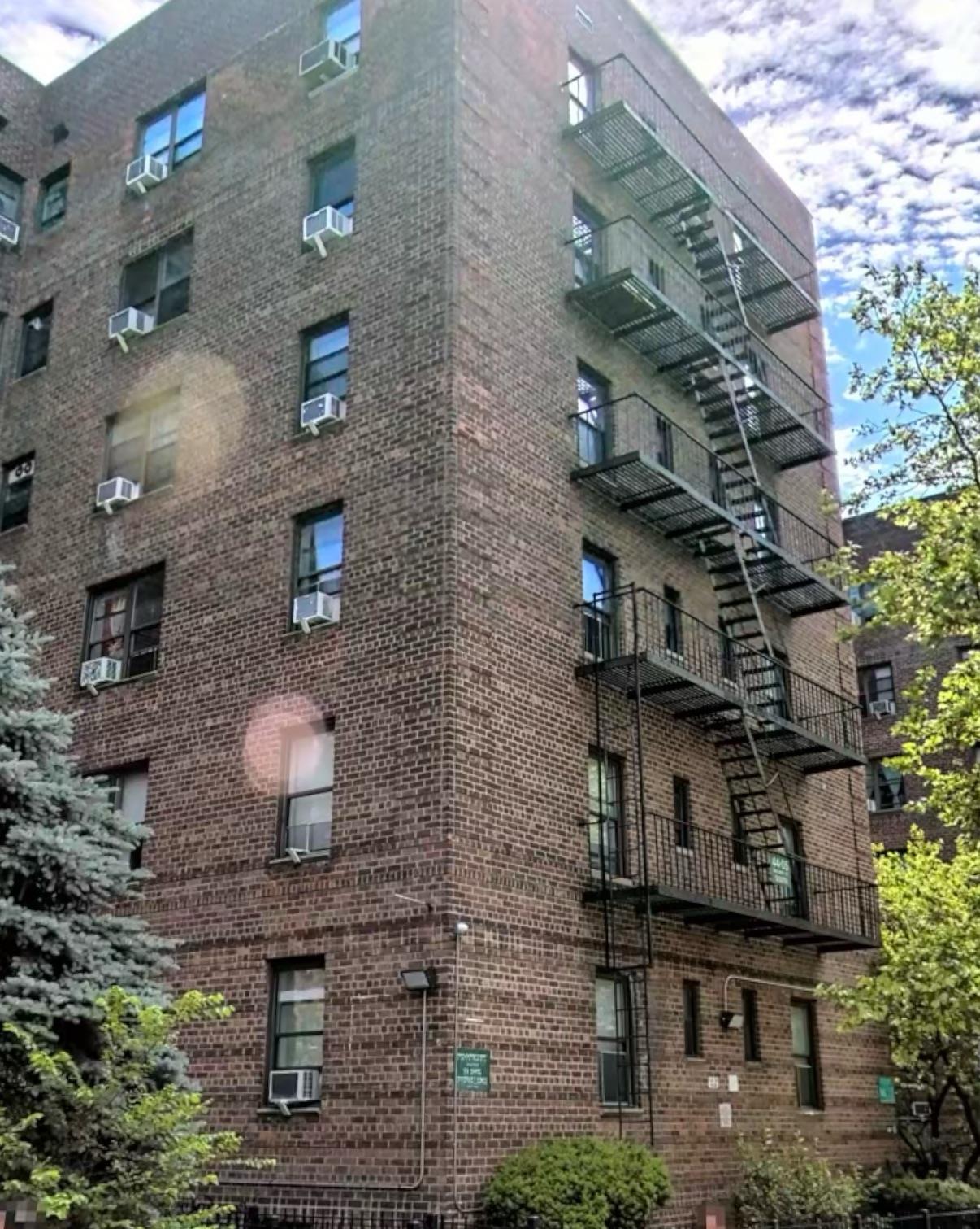 44-05 Macnish Street #4D, Elmhurst, New York image 4
