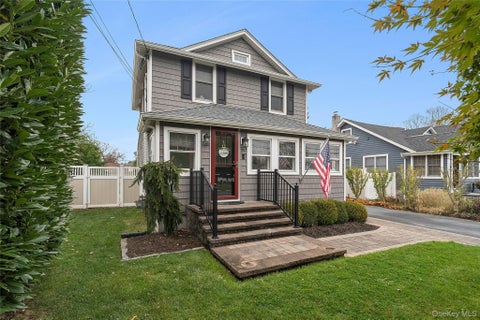 Homes For Sale - 31 Roosevelt Avenue<br/> Sayville, NY 11782
