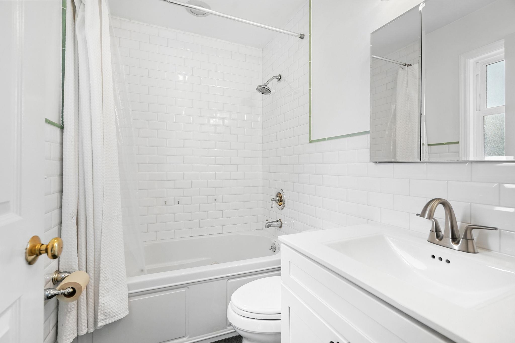 410 Hunter Street, Mamaroneck, New York image 18