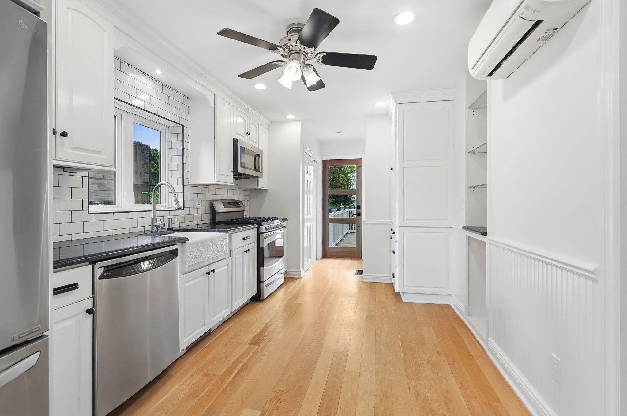 410 Hunter Street, Mamaroneck, New York image 16