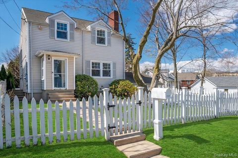 Photo of 640 Hillside Avenue, Mamaroneck, NY 10543 (MLS # 979974)