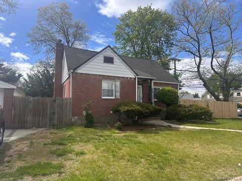Multifamily For Rent - 460 Chester St St<br/> Uniondale, NY 11553