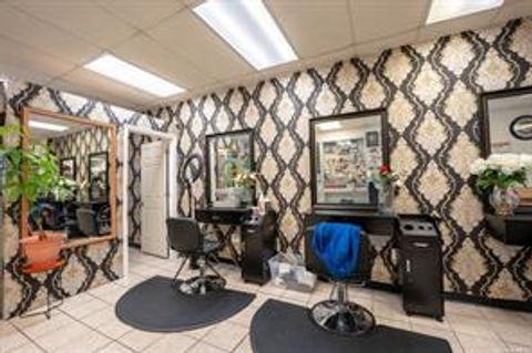 341 Bay Shore Road Deer Park NY 11729