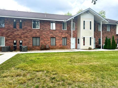 Homes For Sale - 12 Denver Court #D12<br/> Suffolk County, Coram, NY 11727