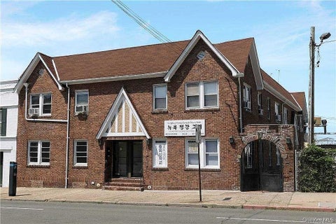 Apartment For Rent - 45-11 Little Neck Parkway<br/> Queens County, Little Neck, NY 11362