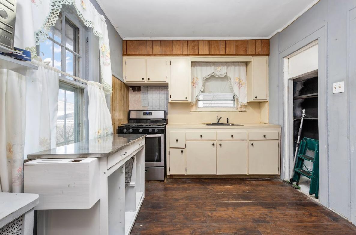 10436 211th Street, Queens Village, New York image 6