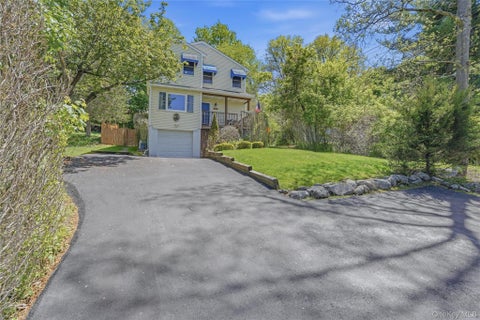 Homes For Sale - 324 Walnut Avenue<br/> Orange County, New Windsor, NY 12553