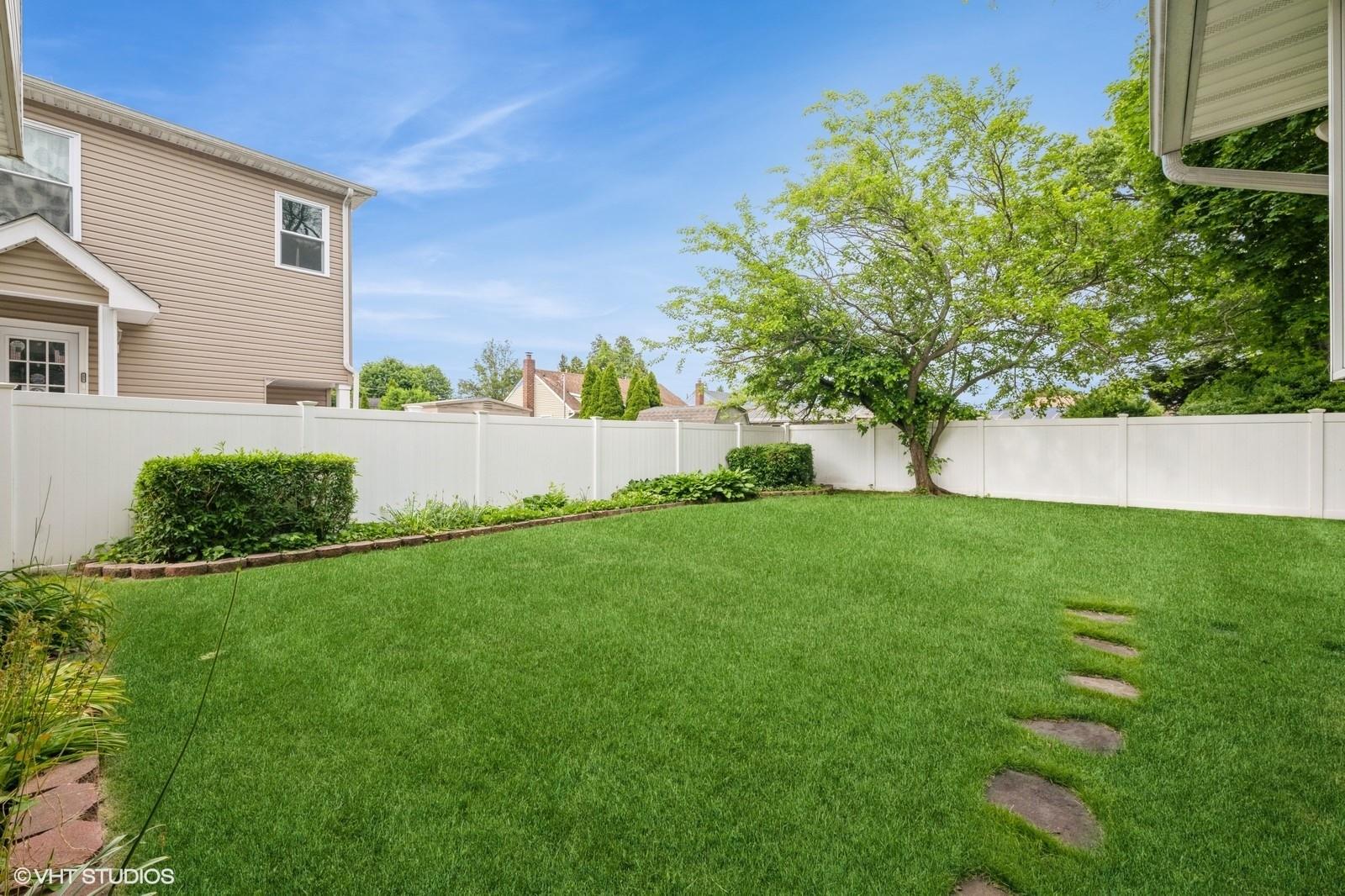 27 Lowell Street, Bethpage, New York image 19