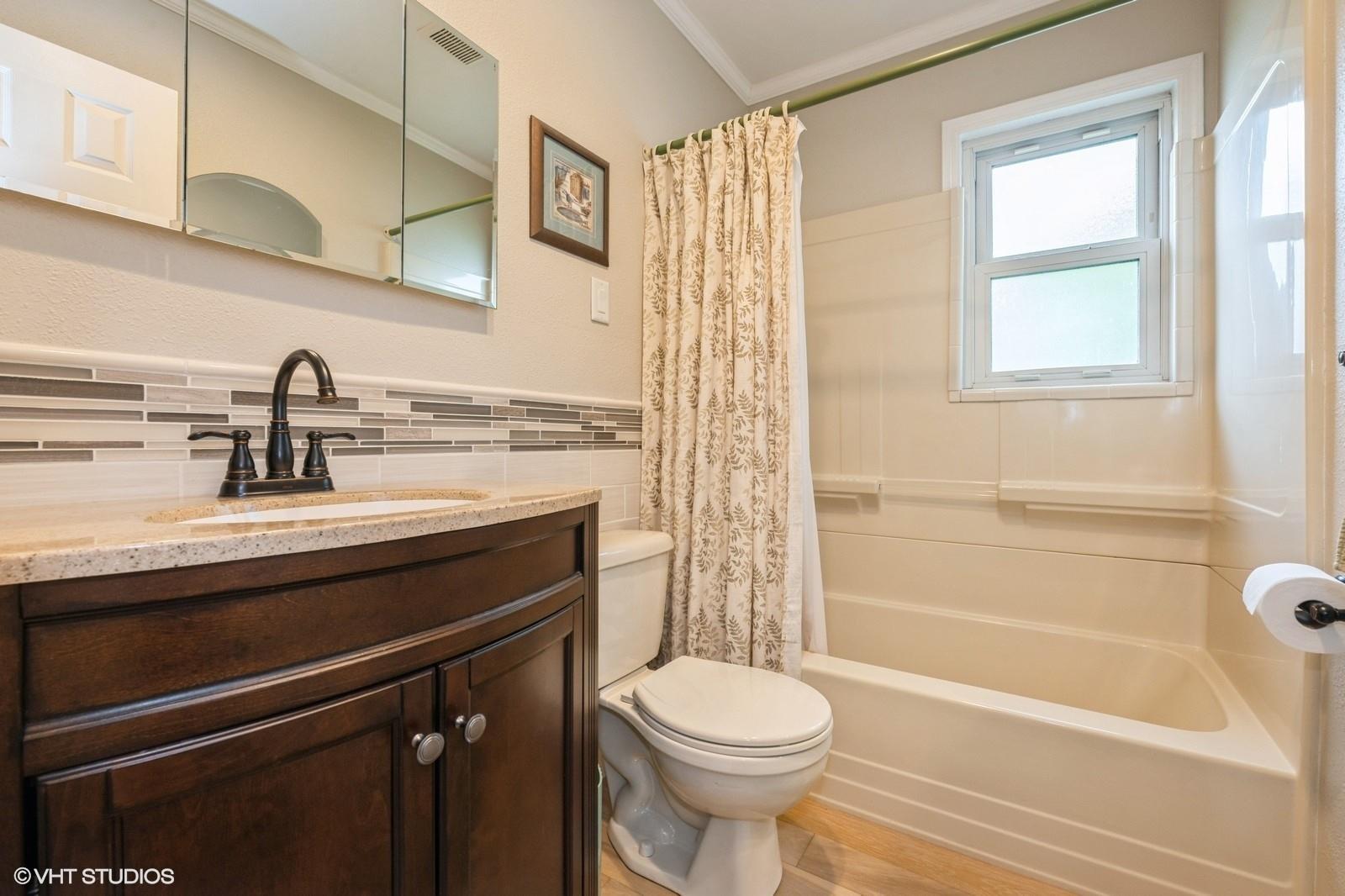 27 Lowell Street, Bethpage, New York image 10