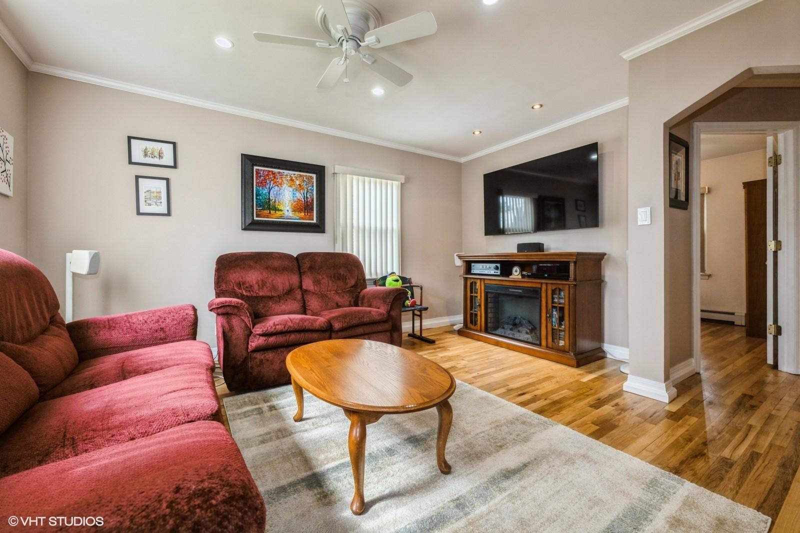 27 Lowell Street, Bethpage, New York image 12