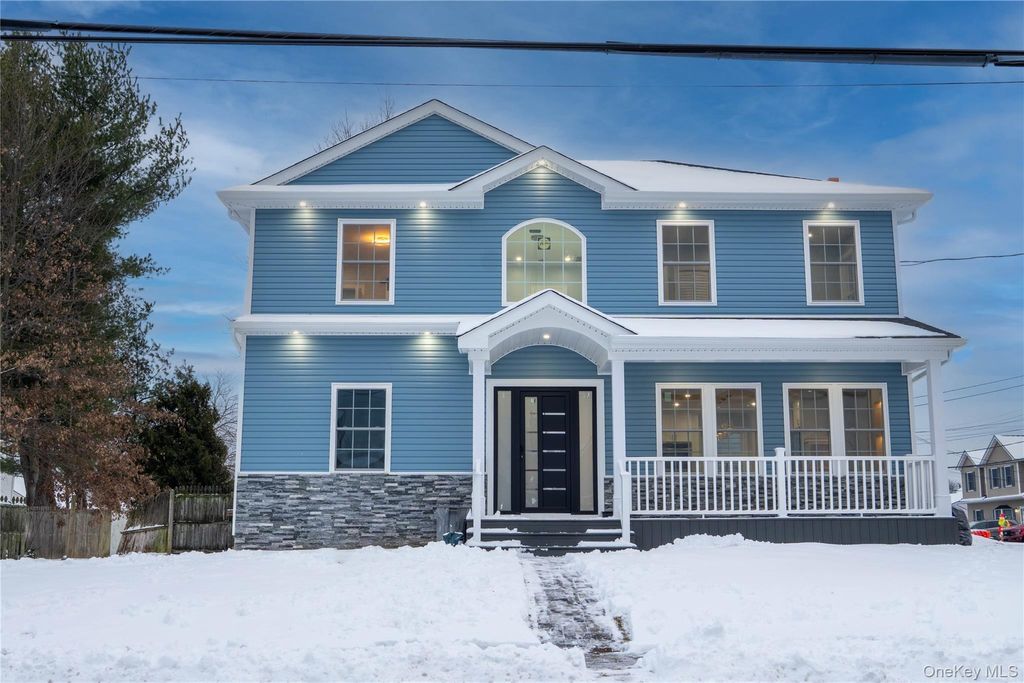 Photo of 139 Maple Avenue, Bethpage, NY 11714 (MLS # 945890)