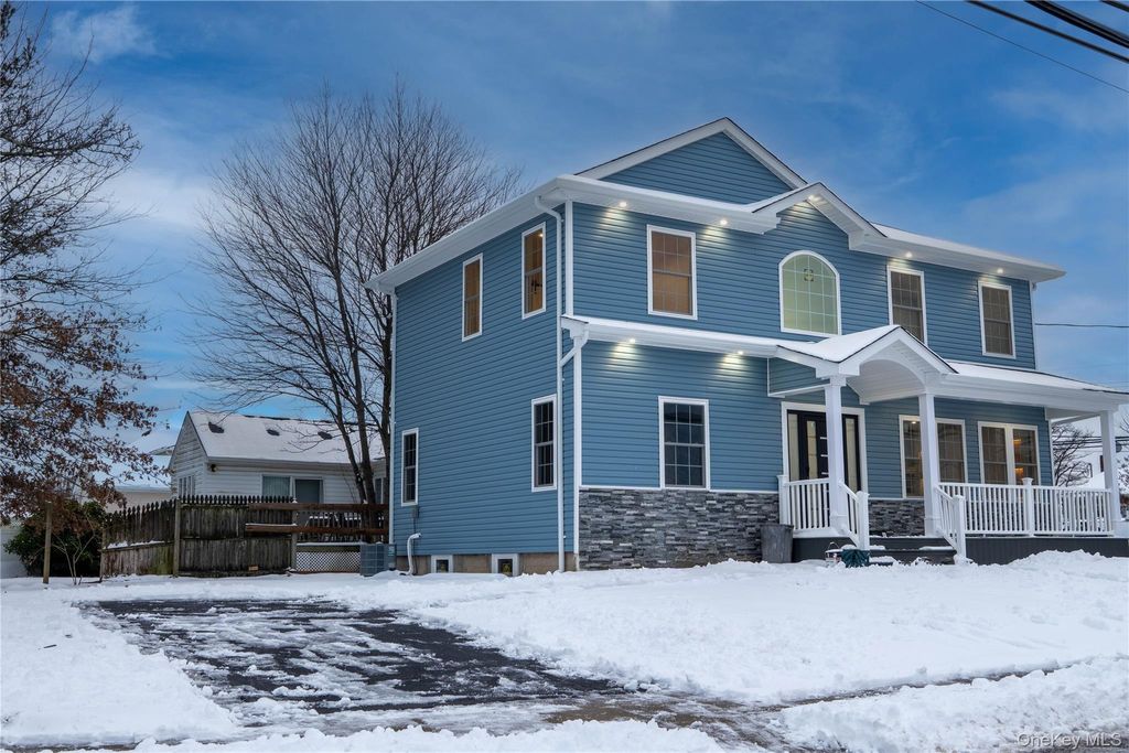 Photo of 139 Maple Avenue, Bethpage, NY 11714 (MLS # 945890)