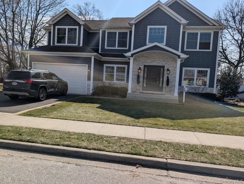 10 Beverly Road Farmingdale NY 11735