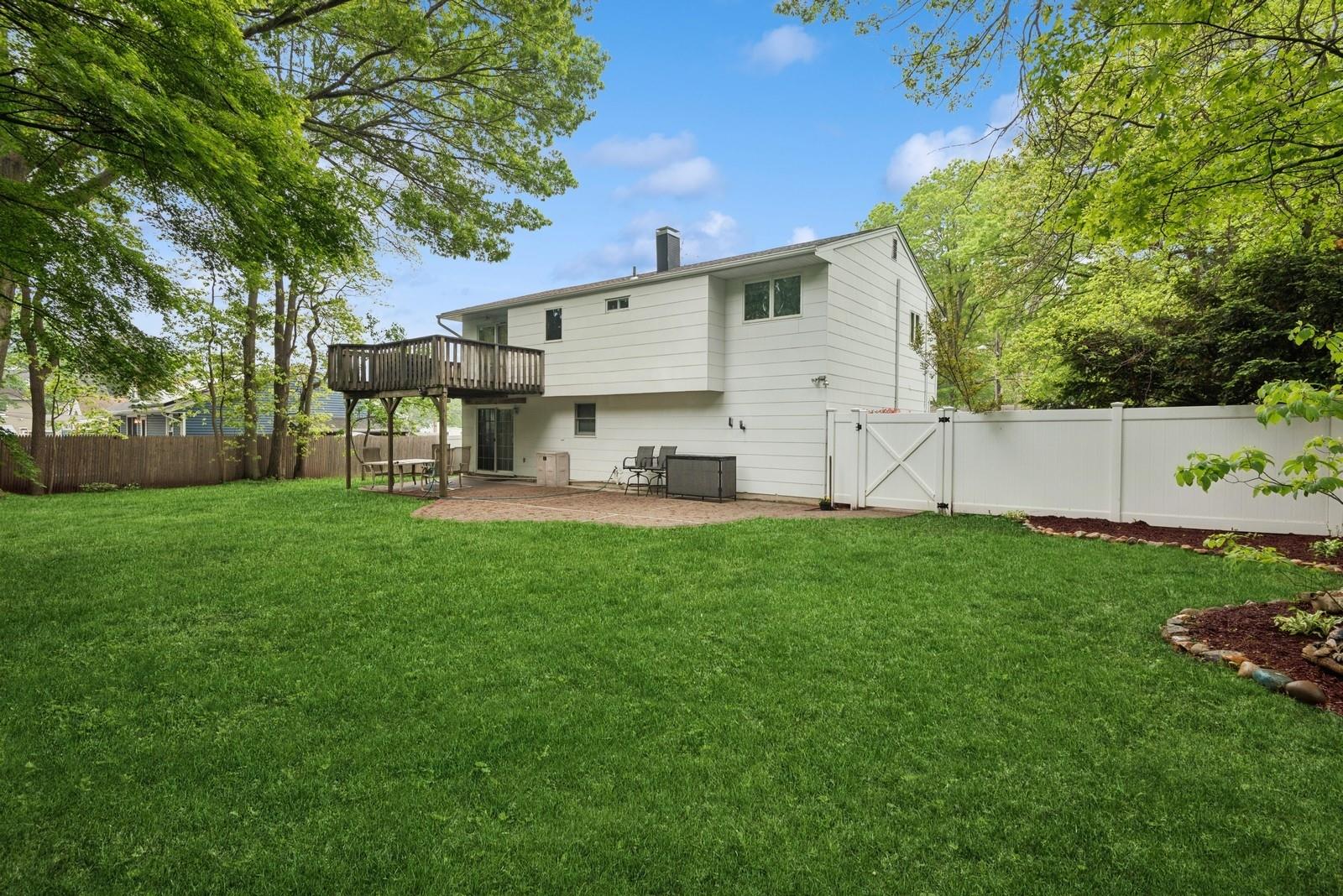 51 Juniper Avenue, Ronkonkoma, New York image 25