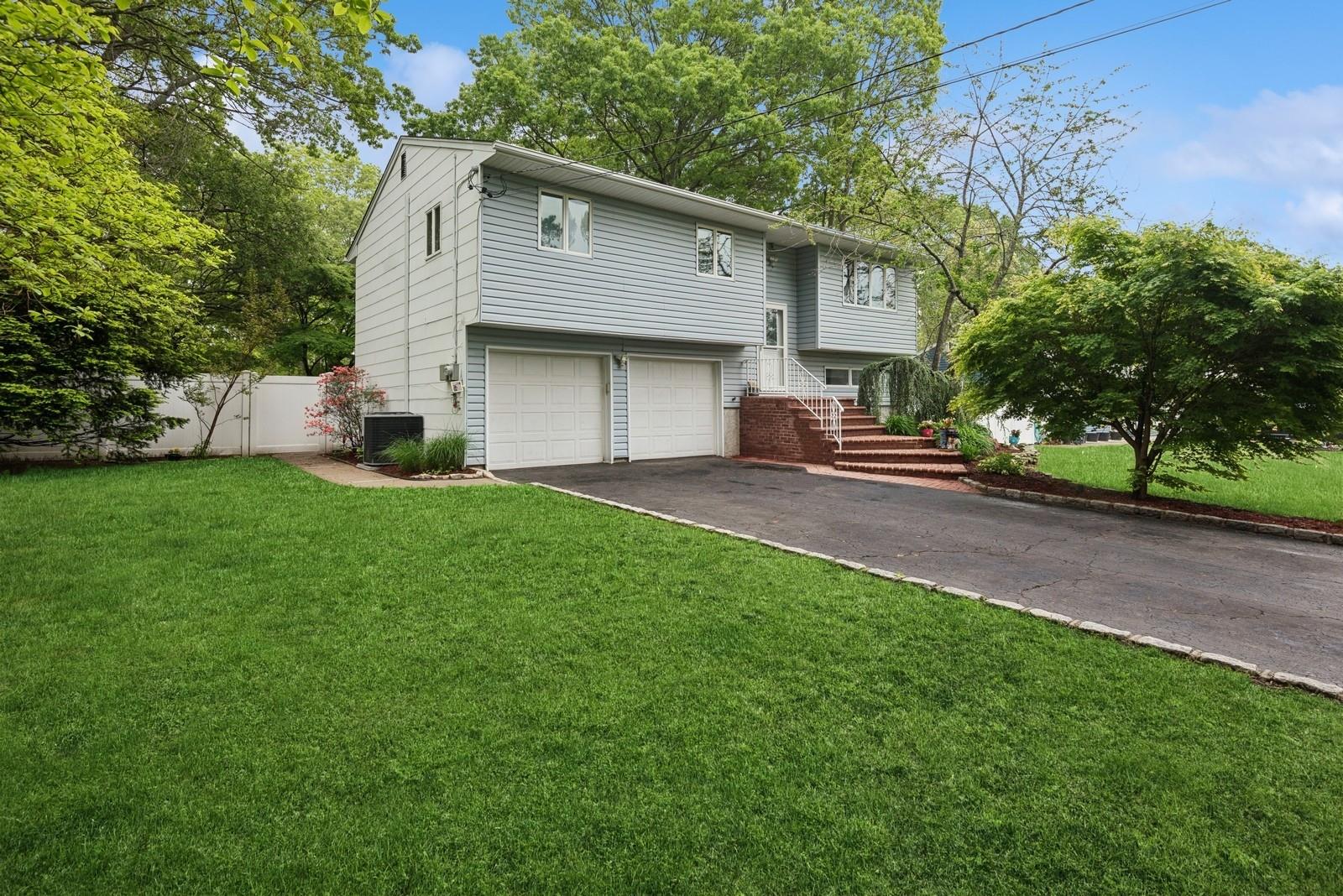 51 Juniper Avenue, Ronkonkoma, New York image 3
