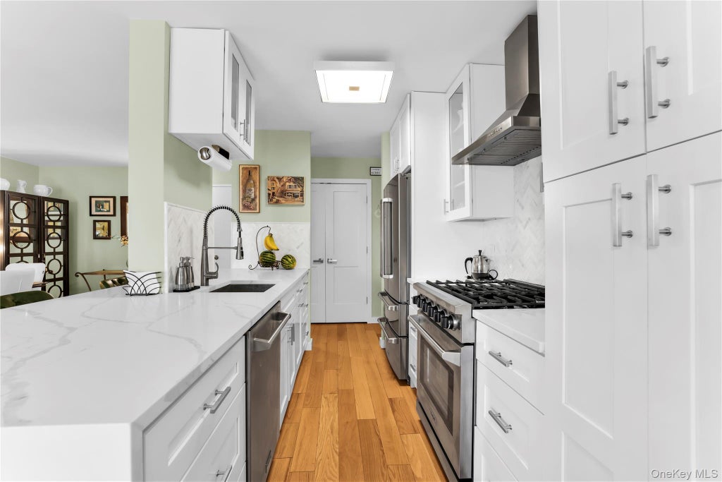 Photo of 1085 Warburton AVE #210, Yonkers, NY 10701 (MLS # 1041587)