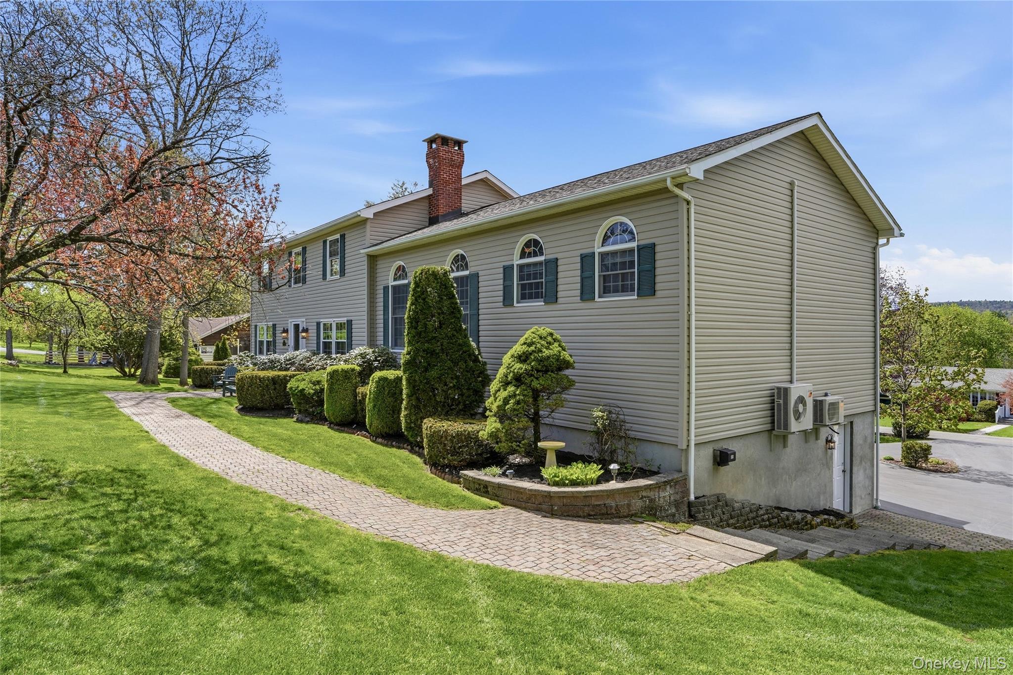 496 Mountain View Avenue