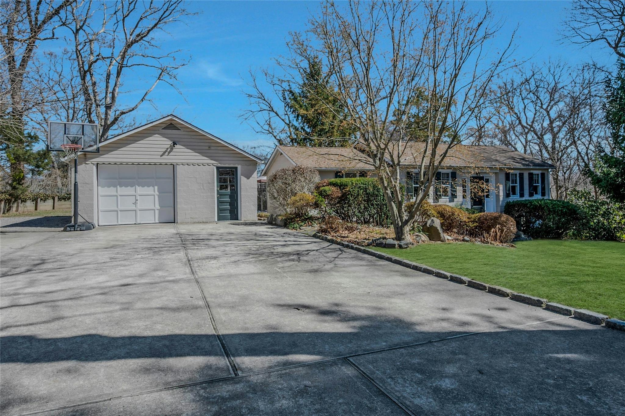 23 W Malverne Road, Sound Beach, New York image 3