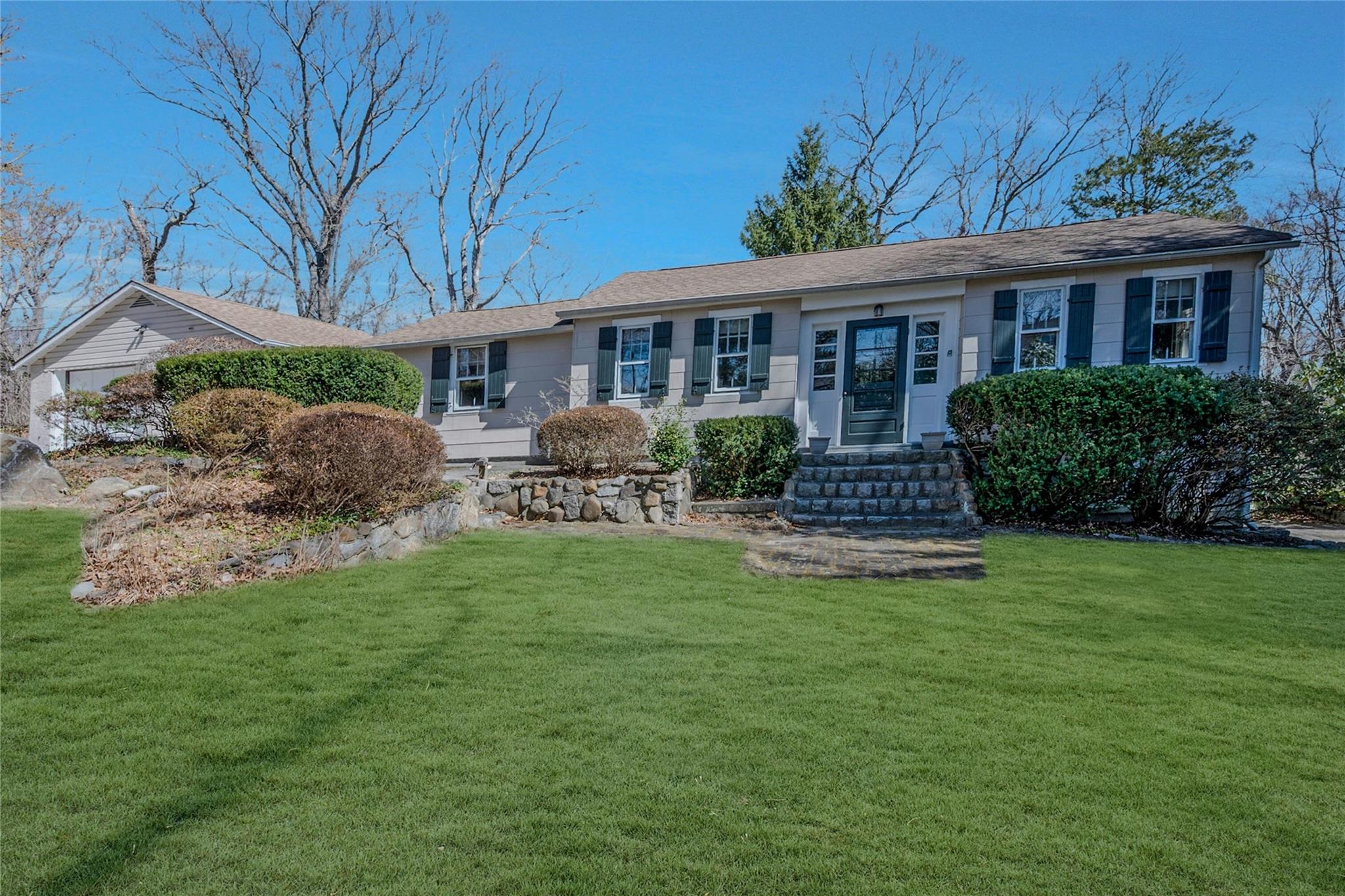 23 W Malverne Road, Sound Beach, New York image 1