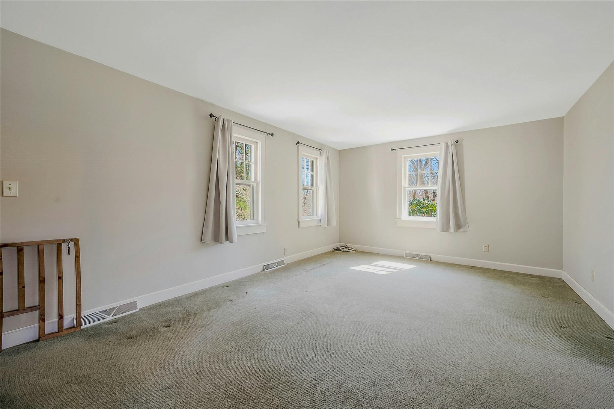 23 W Malverne Road, Sound Beach, New York image 8