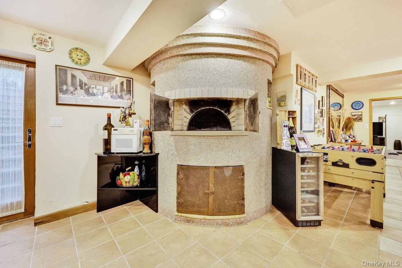 Woodmere, New York 11598, United States, 5 Bedrooms Bedrooms, ,4 BathroomsBathrooms,Residential,Coming Soon,221648