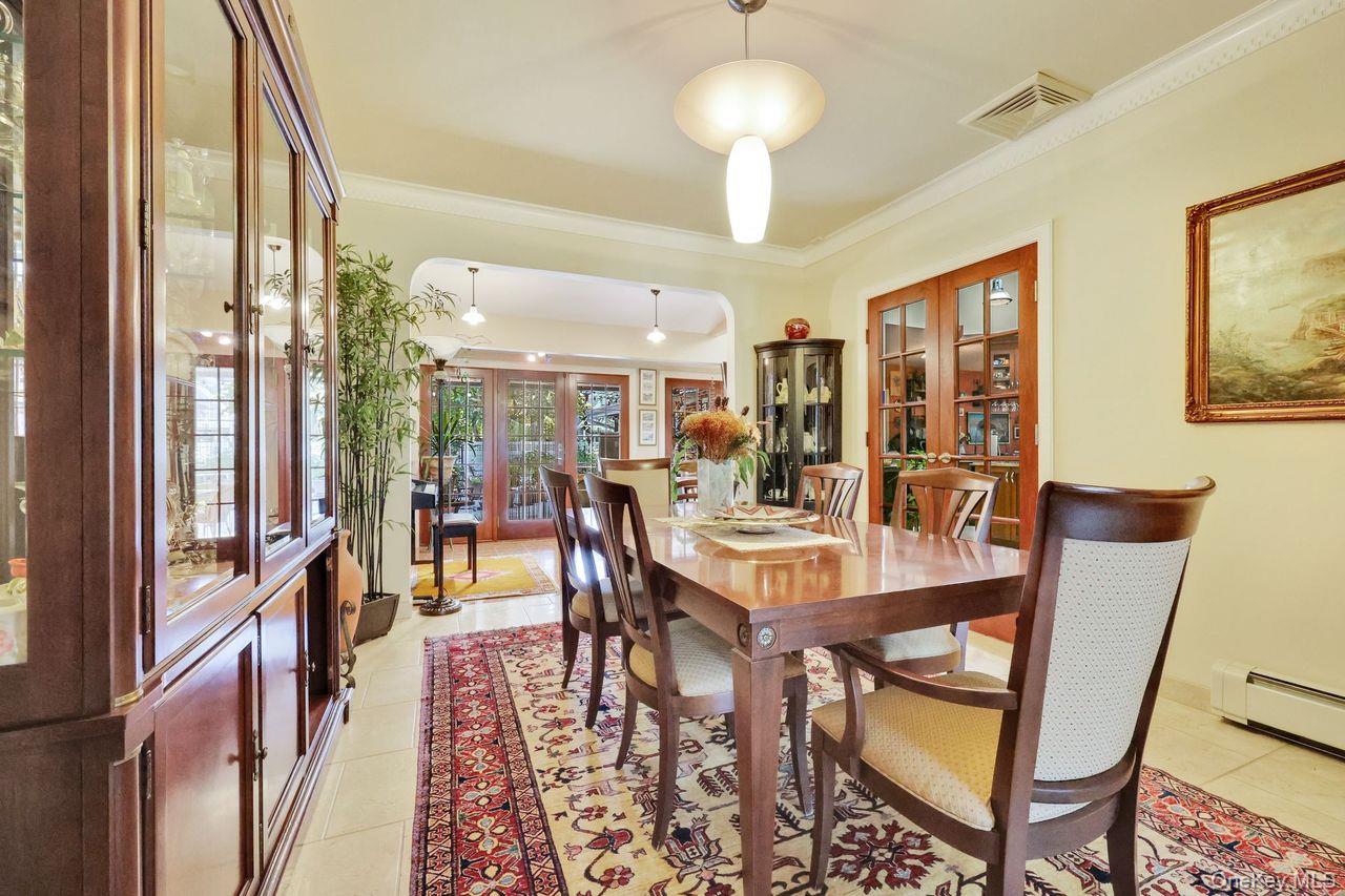 Woodmere, New York 11598, United States, 5 Bedrooms Bedrooms, ,4 BathroomsBathrooms,Residential,Coming Soon,221648