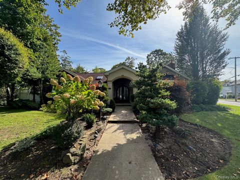 Photo of 101 Harold Road, Woodmere, NY 11598 (MLS # 919536)