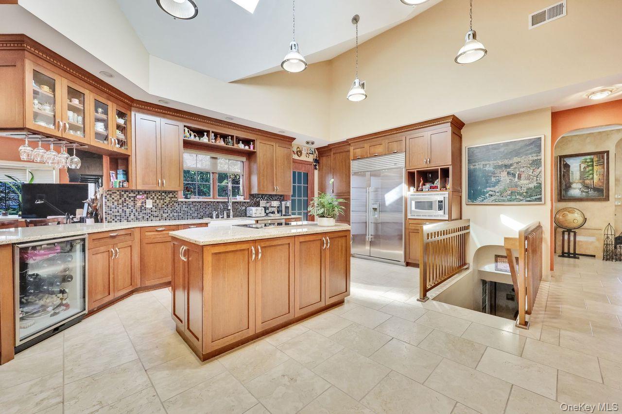 Woodmere, New York 11598, United States, 5 Bedrooms Bedrooms, ,4 BathroomsBathrooms,Residential,Coming Soon,221648