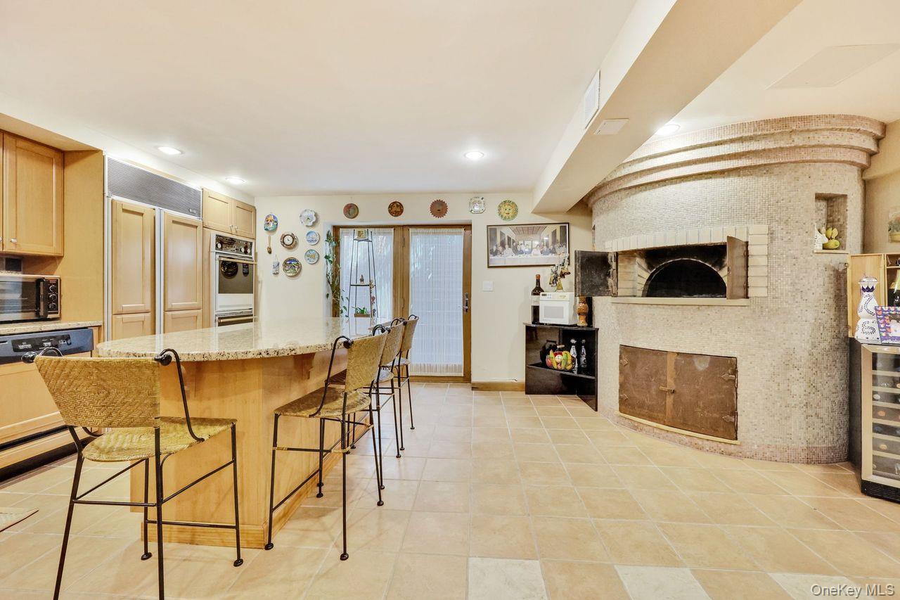 Woodmere, New York 11598, United States, 5 Bedrooms Bedrooms, ,4 BathroomsBathrooms,Residential,Coming Soon,221648