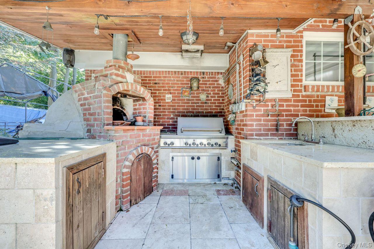 Woodmere, New York 11598, United States, 5 Bedrooms Bedrooms, ,4 BathroomsBathrooms,Residential,Coming Soon,221648