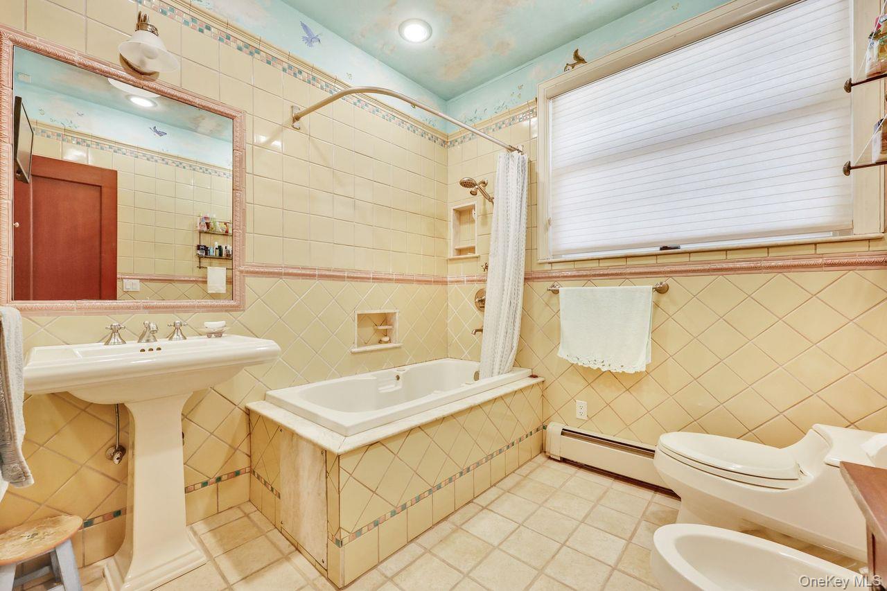 Woodmere, New York 11598, United States, 5 Bedrooms Bedrooms, ,4 BathroomsBathrooms,Residential,Coming Soon,221648