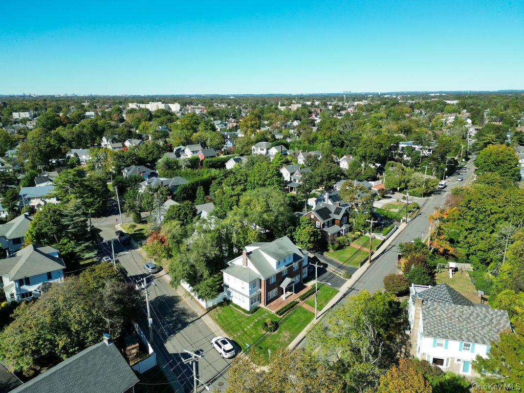 Woodmere, New York 11598, United States, 5 Bedrooms Bedrooms, ,4 BathroomsBathrooms,Residential,Coming Soon,221648