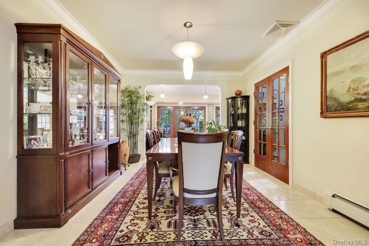 Woodmere, New York 11598, United States, 5 Bedrooms Bedrooms, ,4 BathroomsBathrooms,Residential,Coming Soon,221648